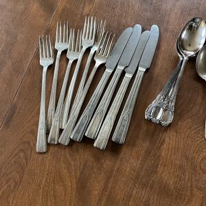 Class  Silver plate Flatware Set - Silver Dinner Forks & Knives